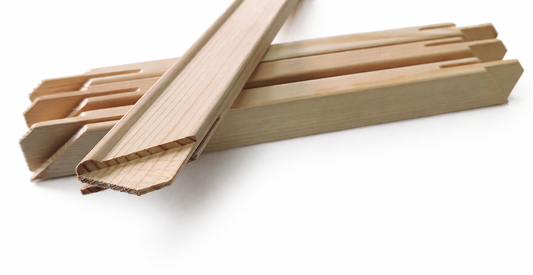 Pine canvas stretcher bars with tongue and groove joints