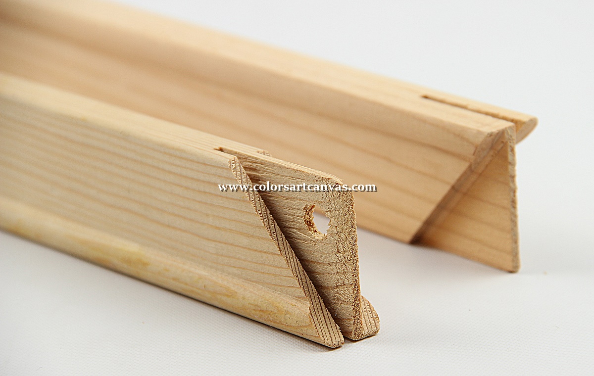Double rounded edge detail of 18 mm x 38 mm pine stretcher bar